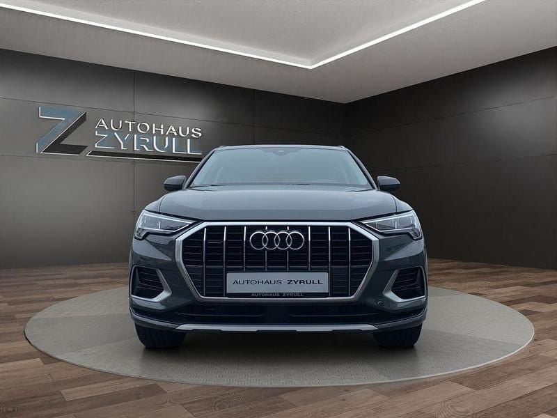 Grau Gebraucht 2019 Audi Q3 Advanced Plus SUV | 27.490 € (Fairer Preis) - Bild 1/4