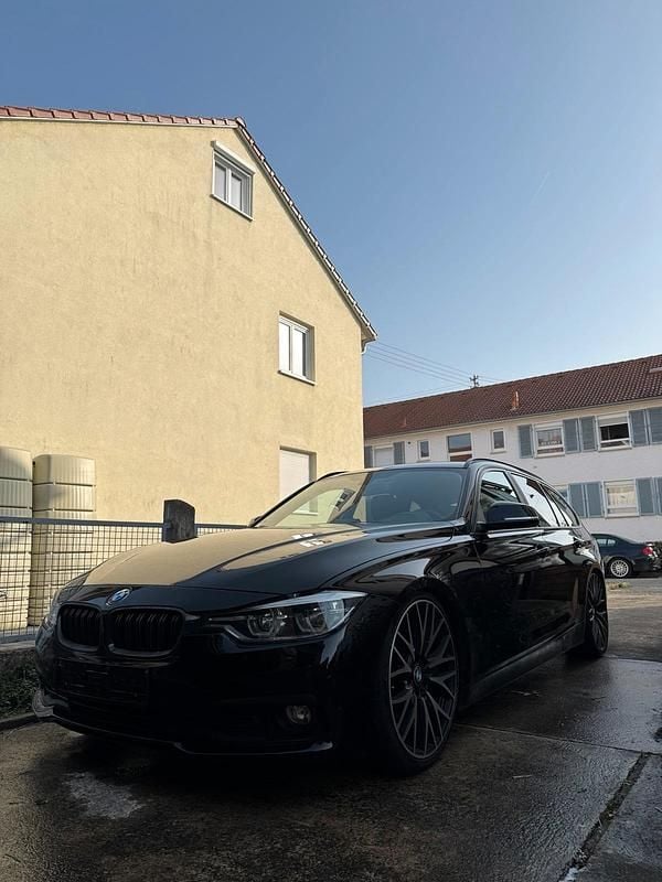 Gebraucht BMW 320 160 PS (117 kW) 2015 Schwarz Kombi