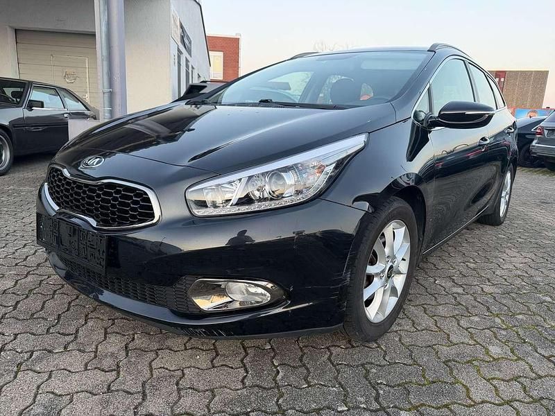 Gebraucht Kia Ceed Sportswagon Edition 7 135 PS (99 kW) 2014 (1k) black pearl Kombi