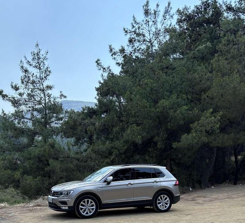 Beige Gebraucht 2016 VW Tiguan Comfortline SUV | 16.750 € (Teuer) - Bild 1/4