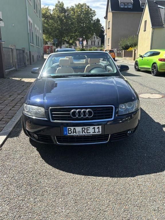 Blau Gebraucht 2003 Audi A4 Cabriolet Sport Cabrio | 10.690 € - Bild 1/4