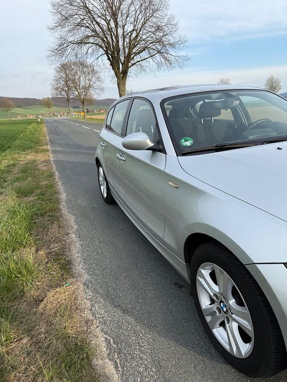 Gebraucht BMW 116 122 PS (89 kW) 2009 Silber Kleinwagen