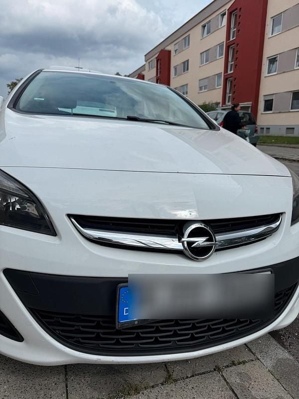 Gebraucht Opel Astra 100 PS (73 kW) 2012 Weiß Limousine