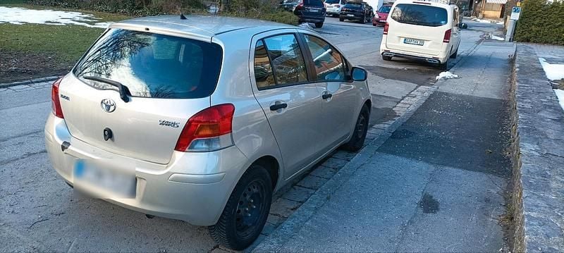 Gebraucht Toyota Yaris 2009 Beige Kleinwagen
