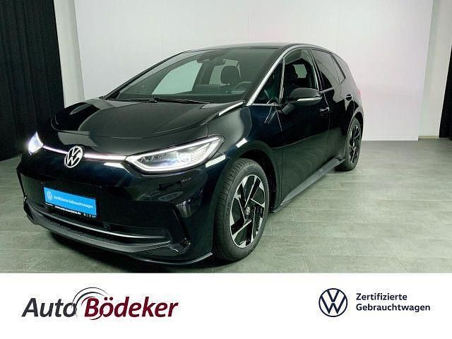 Grenadillschwarz (metallic) Gebraucht 2024 VW ID.3 Pro Kleinwagen | 34.990 € (Teuer) - Bild 1/4