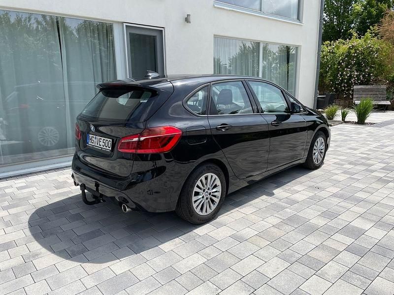 Gebraucht BMW 218 Active Tourer Advantage 150 PS (110 kW) 2020 Schwarz Van / Kleinbus