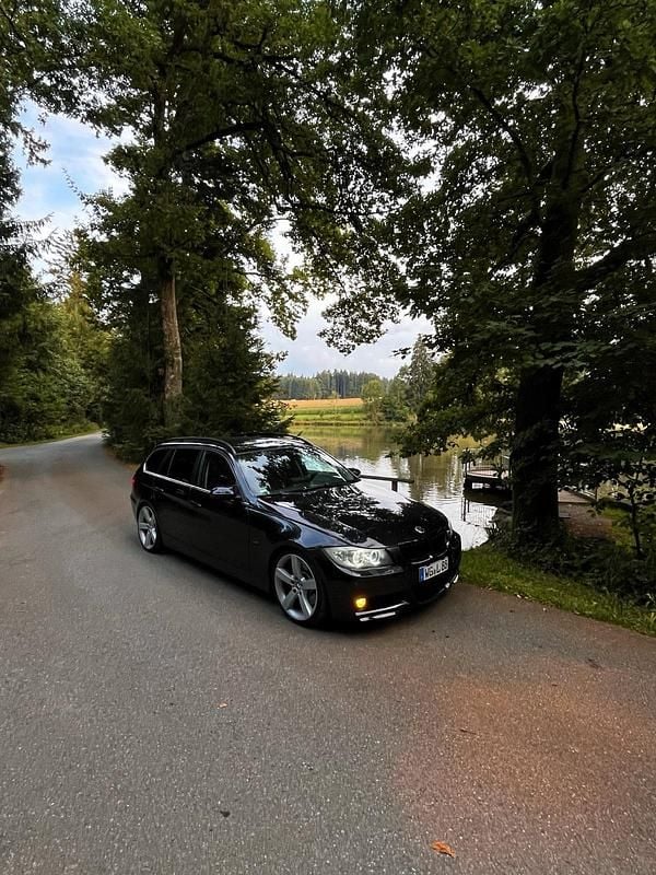 Schwarz Gebraucht 2008 BMW 335 M Sport Kombi | 12.999 € - Bild 1/2