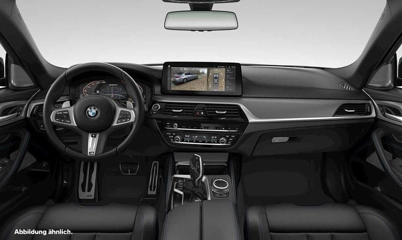 Gebraucht BMW M550 Performance 530 PS (389 kW) 2023 Skyscraper grau Limousine