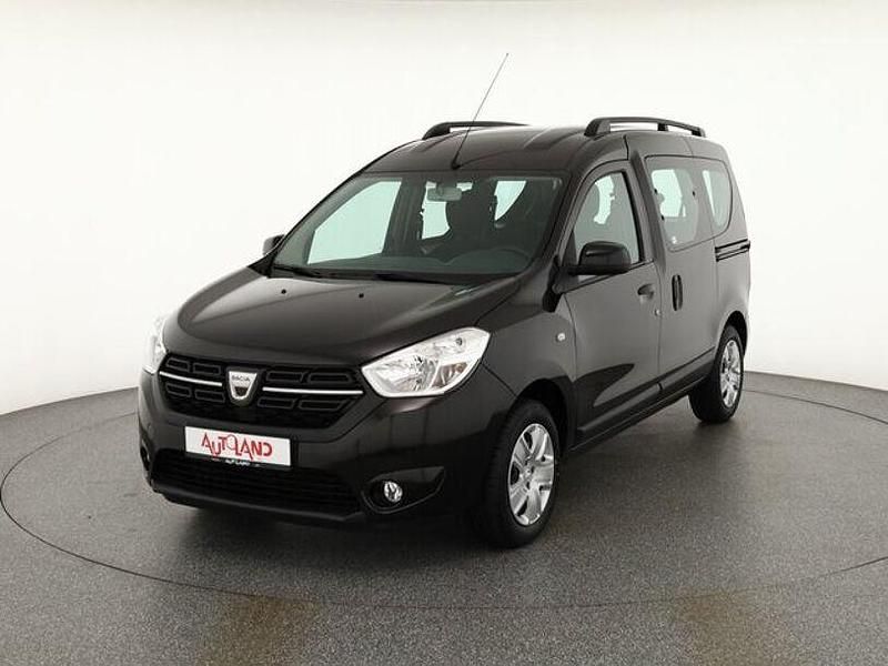 Schwarz Gebraucht 2020 Dacia Dokker Comfort Van | 16.990 € (Fairer Preis) - Bild 1/4
