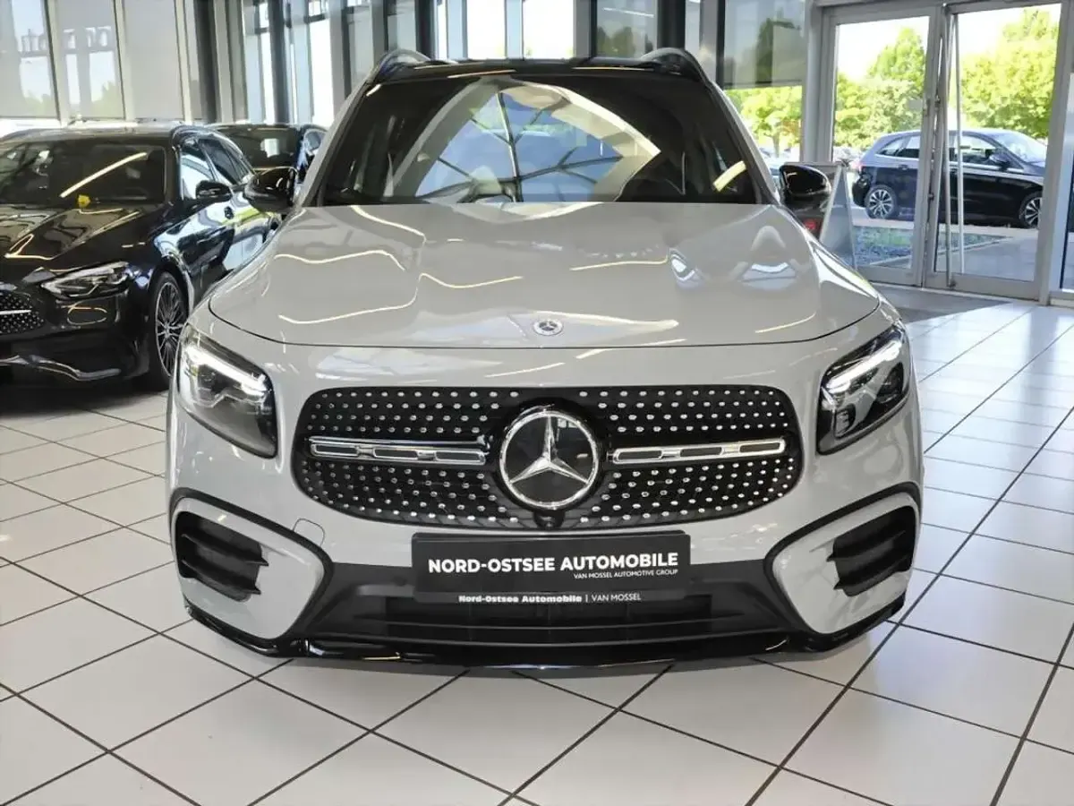 Gebraucht Mercedes GLB200 AMG 150 PS (110 kW) 2025 Manufaktur lack manufaktur alp SUV