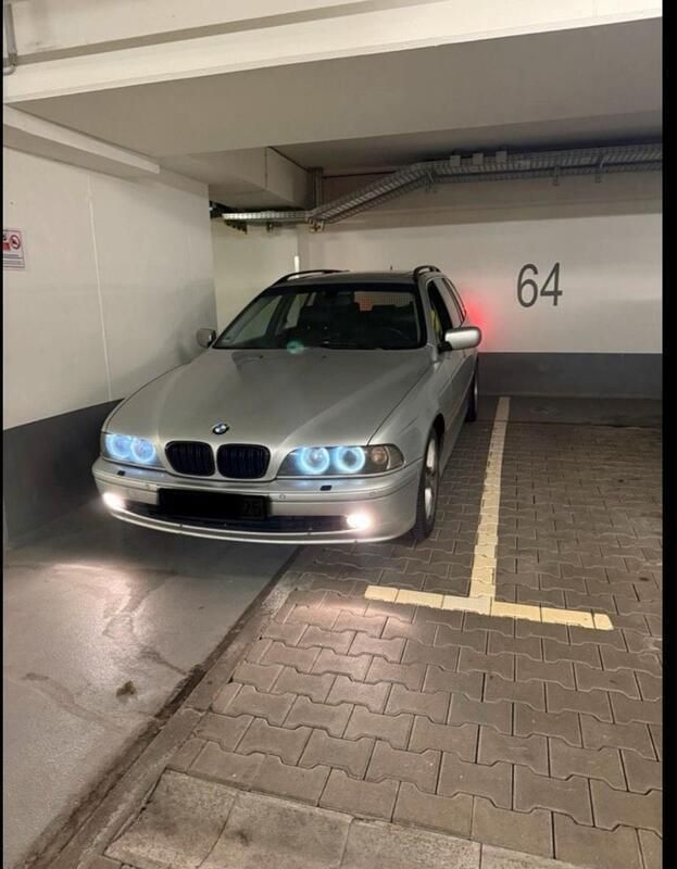 Silber Gebraucht 2002 BMW 530 Kombi | 2.600 € (Fairer Preis) - Bild 1/4
