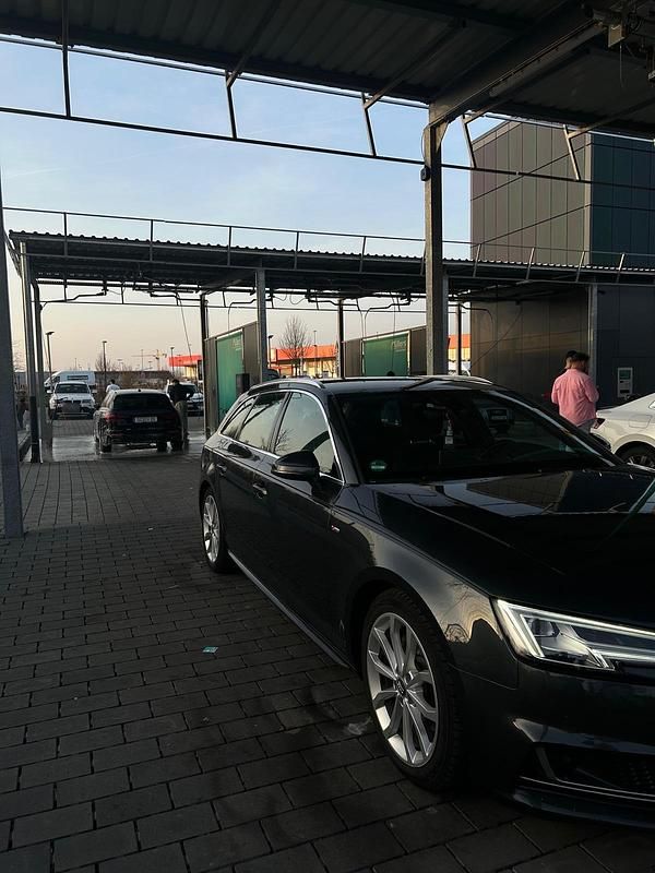 Gebraucht Audi A4 190 PS (139 kW) 2018 Grau Kombi