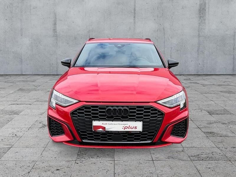 Gebraucht Audi A3 S-Line 116 PS (85 kW) 2023 Tangorot metallic Limousine