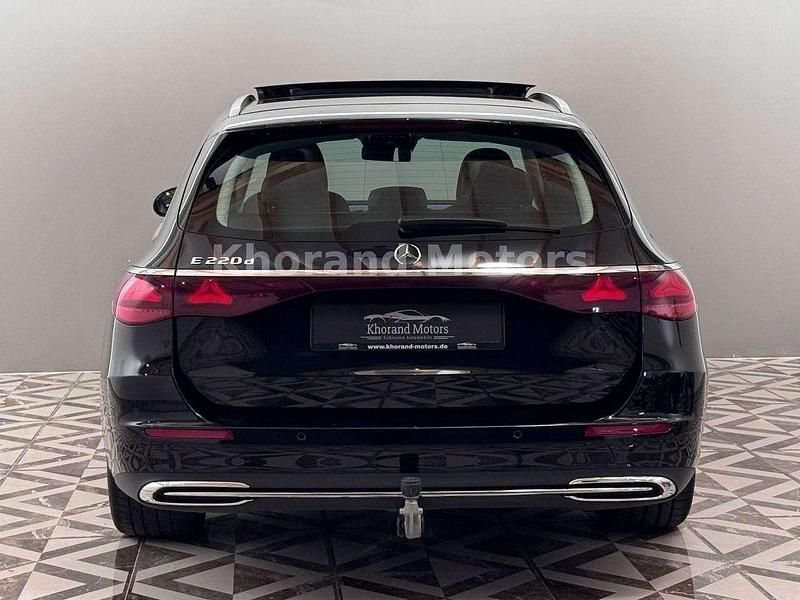 Gebraucht Mercedes E220 Advanced 197 PS (144 kW) 2024 Obsidianschwarz Kombi