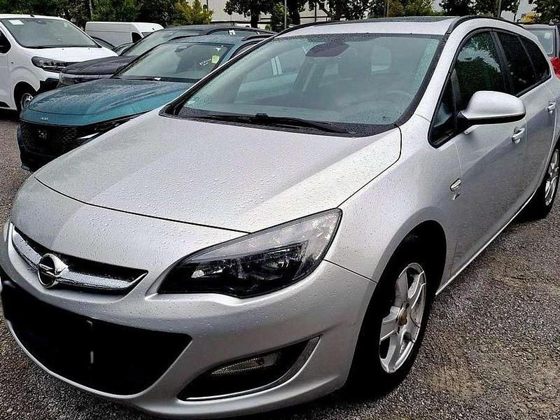 Switchblade silver Gebraucht 2013 Opel Astra Active Kombi | 8.990 € (Etwas zu teuer) - Bild 1/4