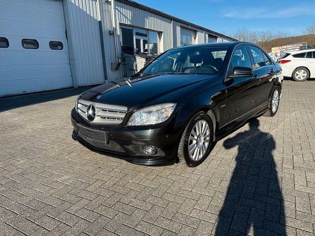 Schwarz Gebraucht 2010 Mercedes C180 Avantgarde Limousine | 8.100 € (Fairer Preis) - Bild 1/4