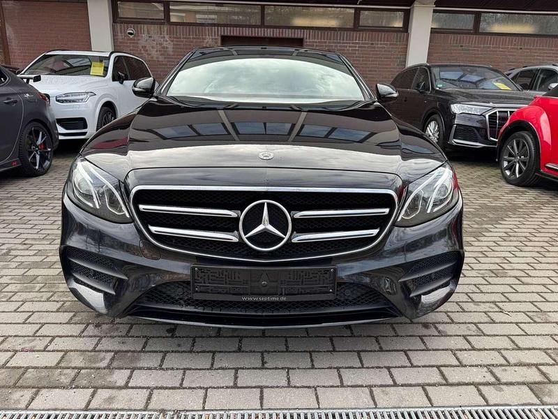 Gebraucht Mercedes E300 AMG 211 PS (155 kW) 2020 Obsidianschwarz  metalliclack Limousine