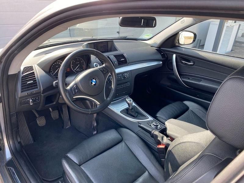 Gebraucht BMW 123 Performance 204 PS (150 kW) 2011 Grau Kleinwagen