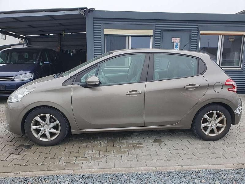 Gebraucht Peugeot 208 Active 95 PS (69 kW) 2012 Lackierung mit schutzlack Kleinwagen