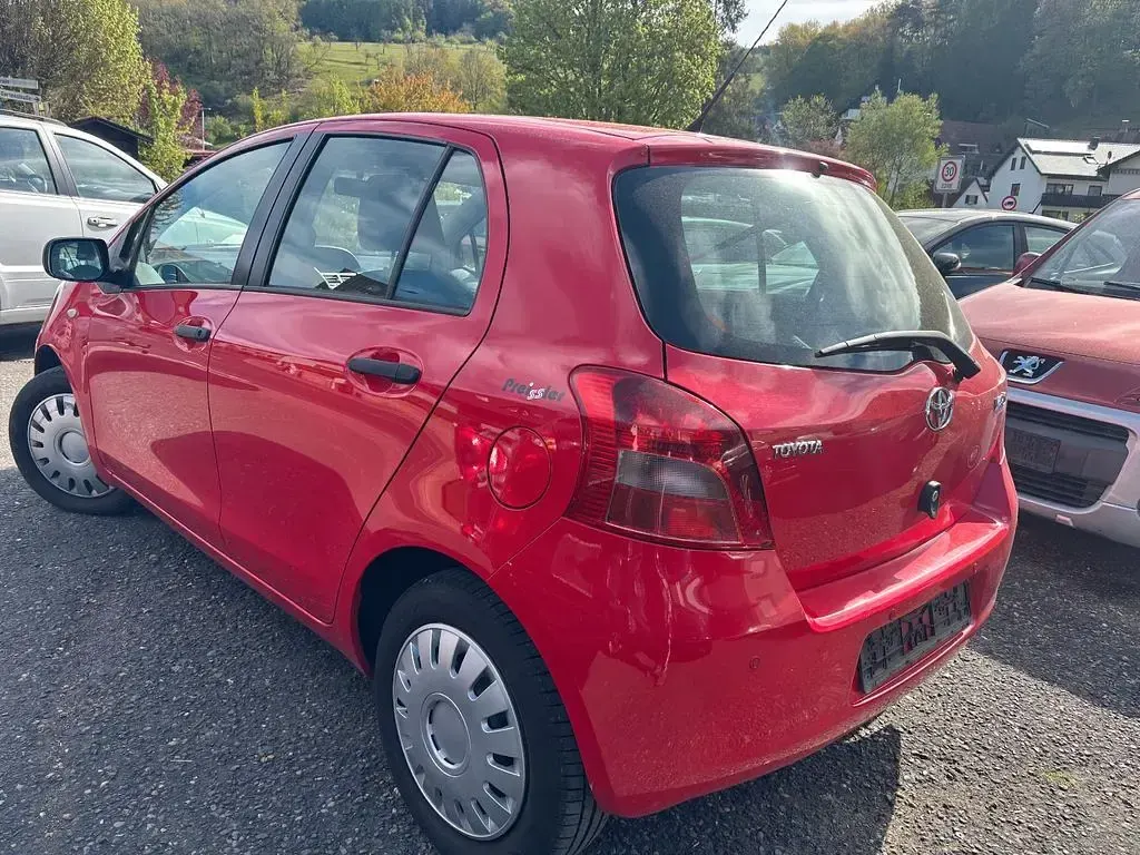 Gebraucht Toyota Yaris Cool 69 PS (50 kW) 2008 Super red v Kleinwagen