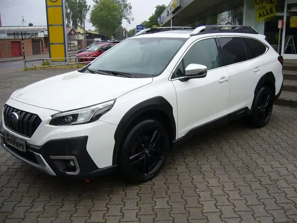 Gebraucht Subaru Outback Platinum 169 PS (124 kW) 2022 Crystal white pearl Kombi