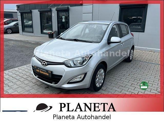 Gebraucht Hyundai i20 Edition 86 PS (63 kW) 2012 Silber Kleinwagen