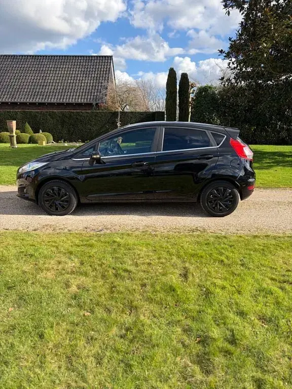 Gebraucht Ford Fiesta Titanium 101 PS (74 kW) 2017 Schwarz Kleinwagen