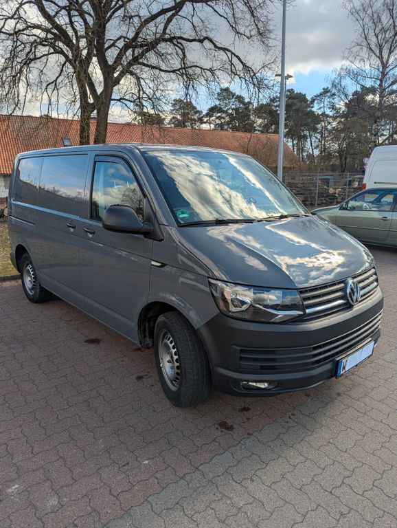 Grau Gebraucht 2018 VW T6 Van | 22.400 € (Guter Preis) - Bild 1/4