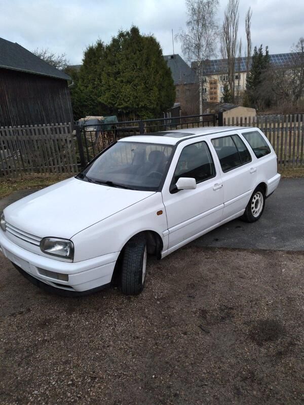 Weiß Gebraucht 1998 VW Golf IV Kombi | 2.800 € (Teuer) - Bild 1/4