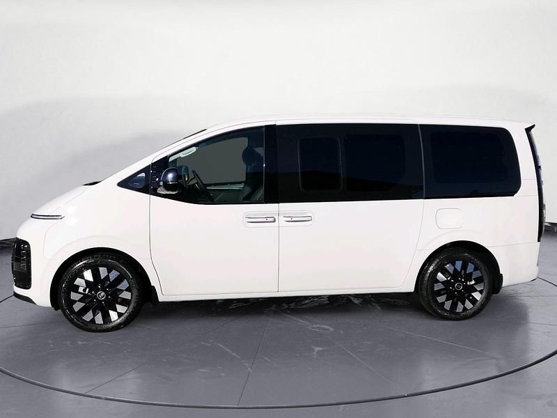 Gebraucht Hyundai Staria Signature 224 PS (164 kW) 2025 Weiß Van / Kleinbus