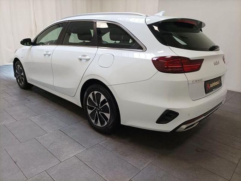 Gebraucht Kia Ceed Vision 141 PS (103 kW) 2022 Weiß Kleinwagen
