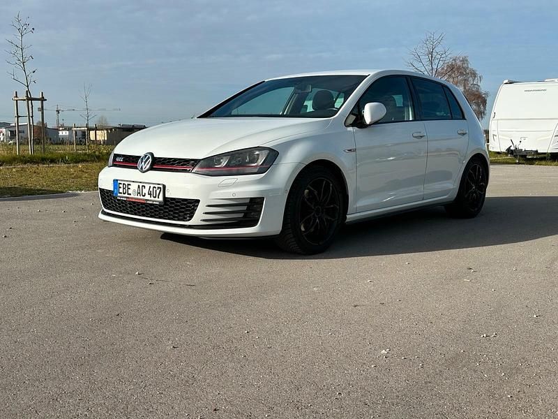 Weiß Gebraucht 2014 VW Golf VII GTI Limousine | 15.900 € (Etwas zu teuer) - Bild 1/4