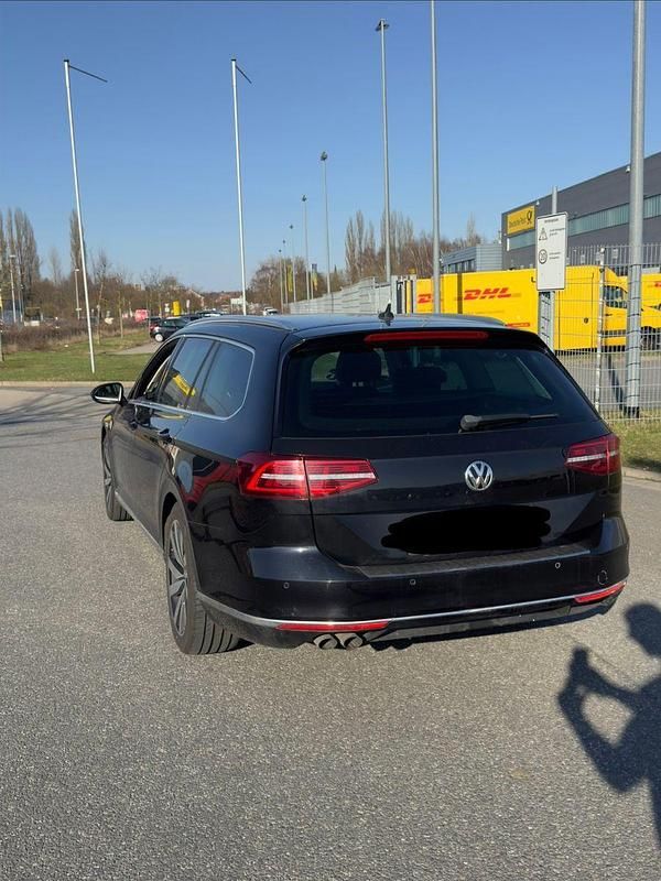 Gebraucht VW Passat Highline 190 PS (139 kW) 2015 Schwarz Kombi