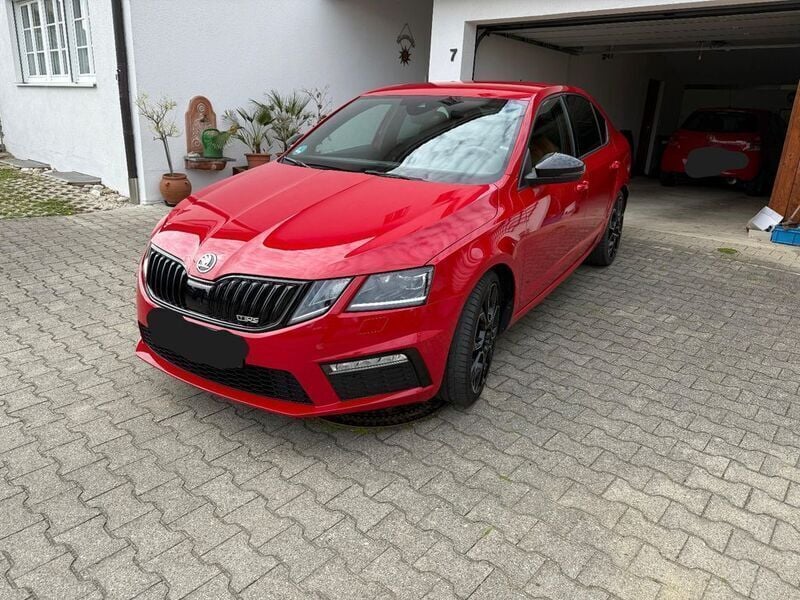 Rot Gebraucht 2018 Skoda Octavia RS Limousine | 19.999 € (Guter Preis) - Bild 1/4