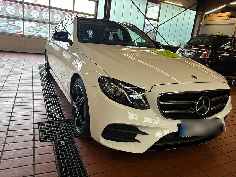 Gebraucht Mercedes E300 306 PS (225 kW) 2019 Weiß Kombi