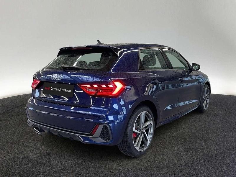 Neu Audi A1 S-Line 207 PS (152 kW) 2025 2d navarrablau metallic SUV