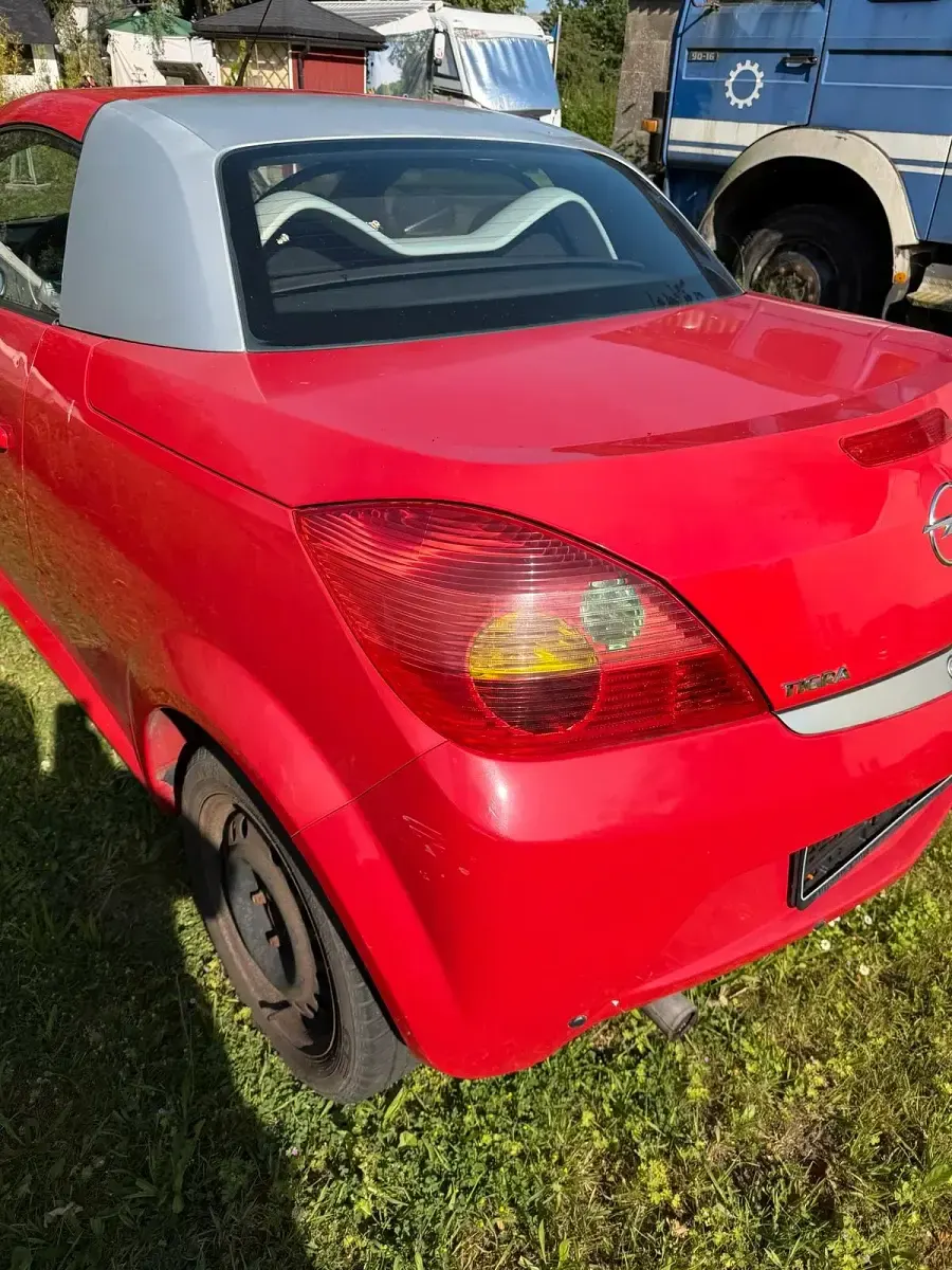 Gebraucht Opel Tigra 90 PS (66 kW) 2007 Rot Cabrio