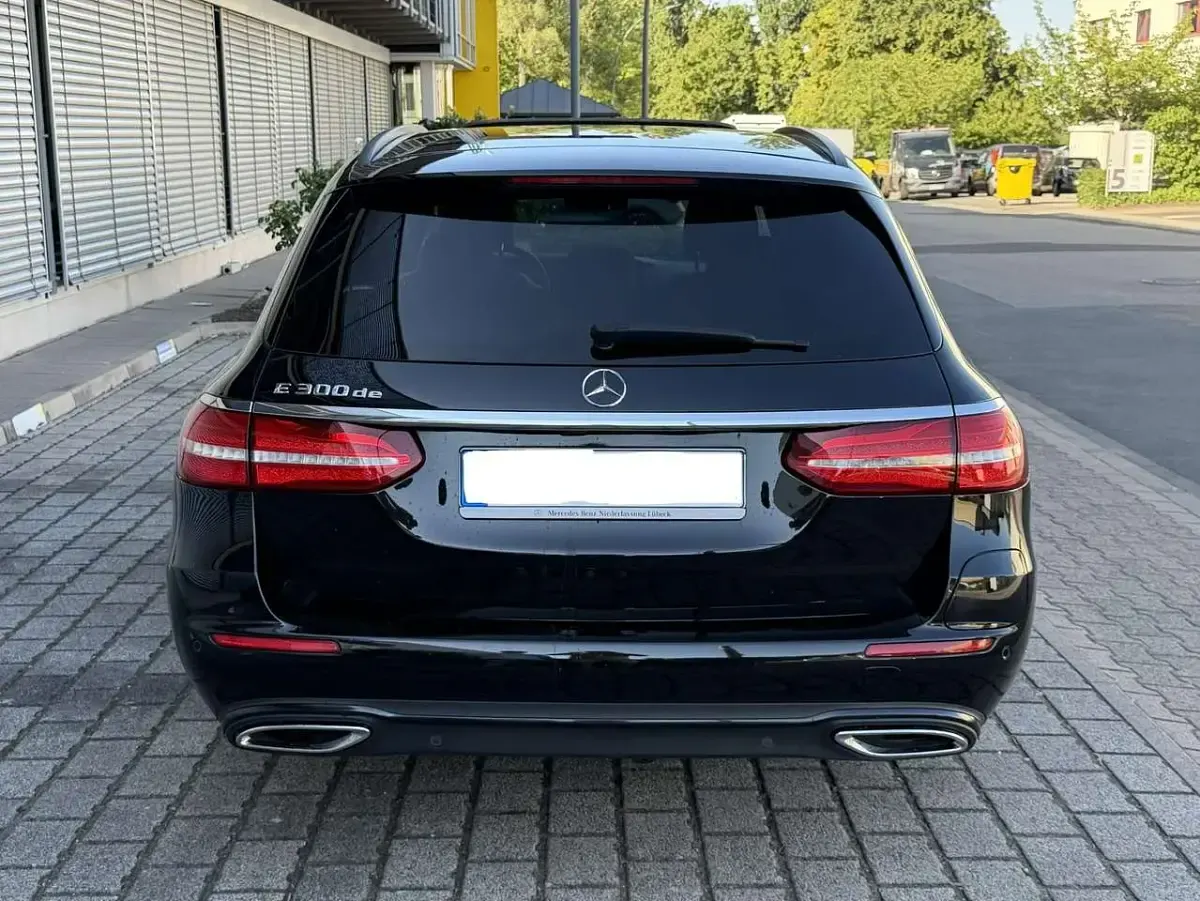 Gebraucht Mercedes E300 306 PS (225 kW) 2020 Schwarz Kombi