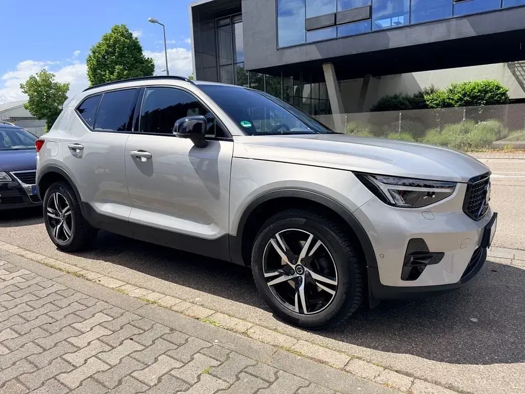 Gebraucht Volvo XC40 Plus 197 PS (144 kW) 2023 Silber SUV