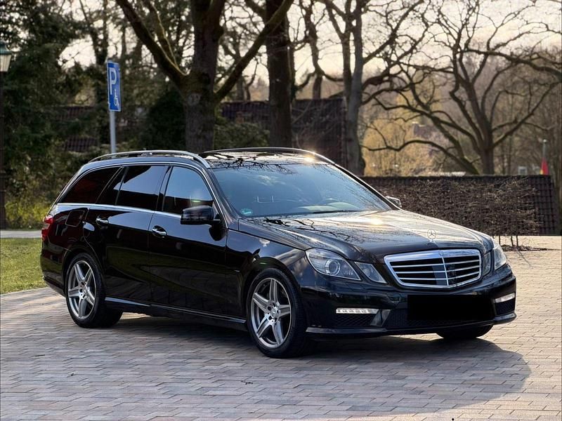 Gebraucht Mercedes E63 AMG AMG 525 PS (386 kW) 2011 Schwarz Limousine