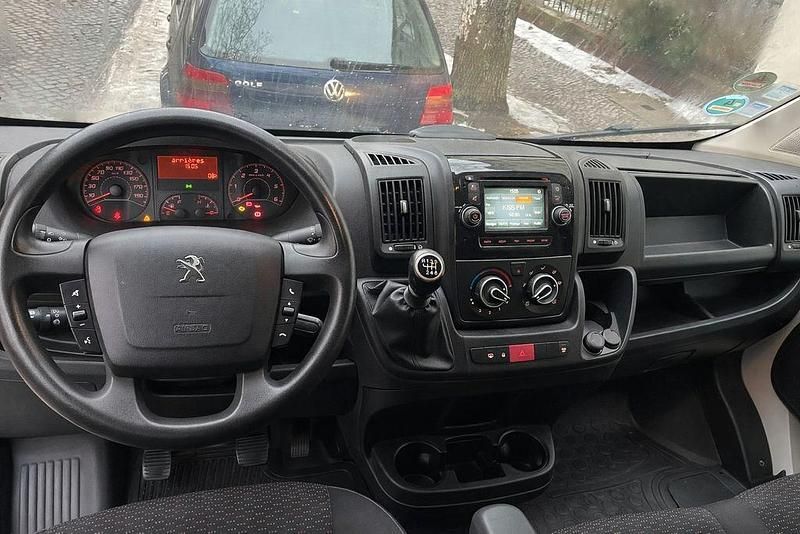 Gebraucht Peugeot Boxer 131 PS (96 kW) 2017 Weiß Van