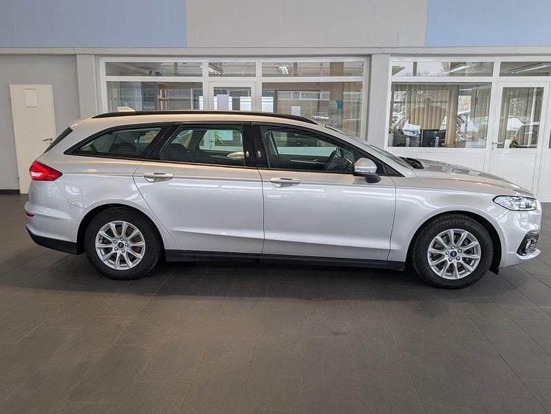 Gebraucht Ford Mondeo 150 PS (110 kW) 2022 Silber Limousine