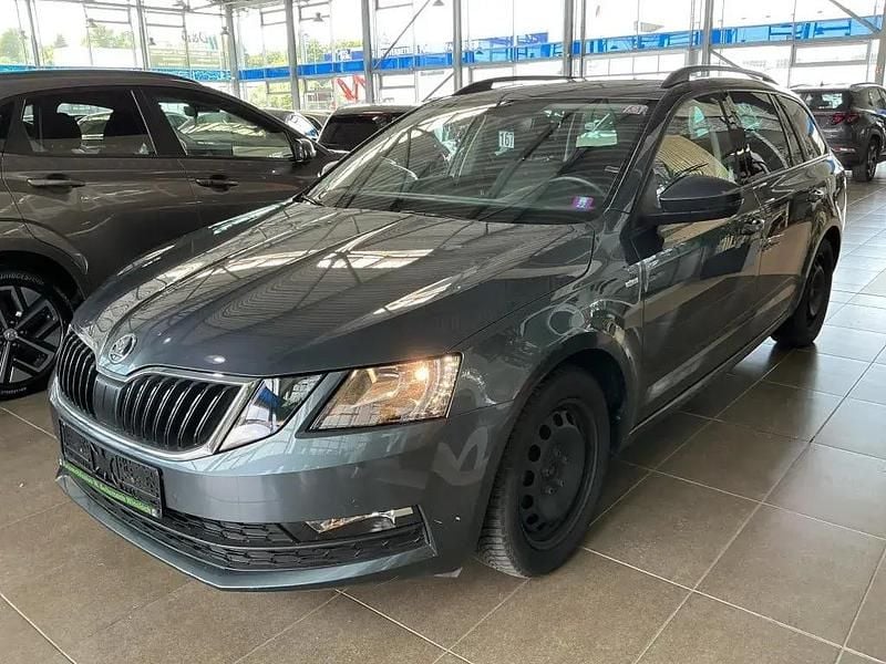 Grau quarzgrau metallic (metallic) Gebraucht 2020 Skoda Octavia Soleil Kombi | 16.500 € (Superpreis) - Bild 1/4