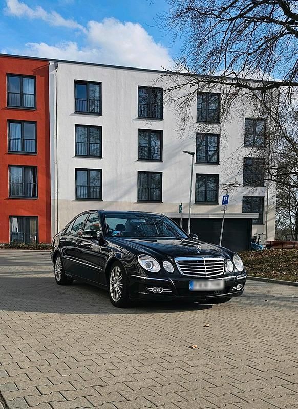 Gebraucht Mercedes E320 Avantgarde 190 PS (139 kW) 2006 Schwarz Limousine