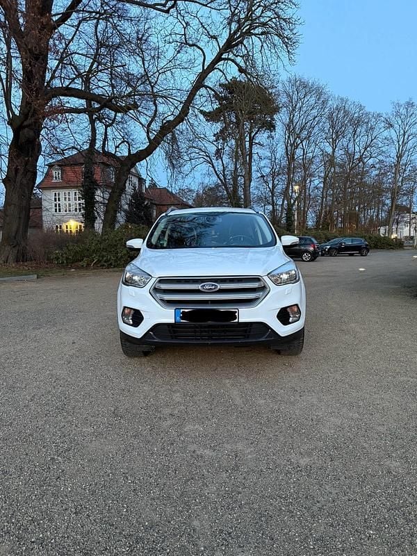 Gebraucht Ford Kuga 120 PS (88 kW) 2019 Weiß SUV
