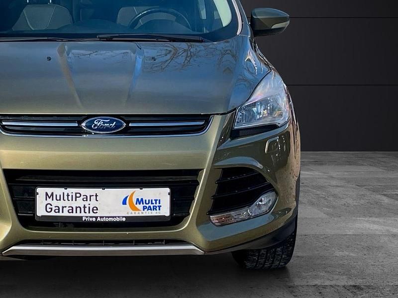 Gebraucht Ford Kuga Titanium 150 PS (110 kW) 2015 Grün SUV