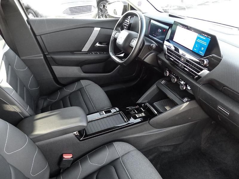 Gebraucht Citroën C4 Shine 131 PS (96 kW) 2023 Gruen Limousine