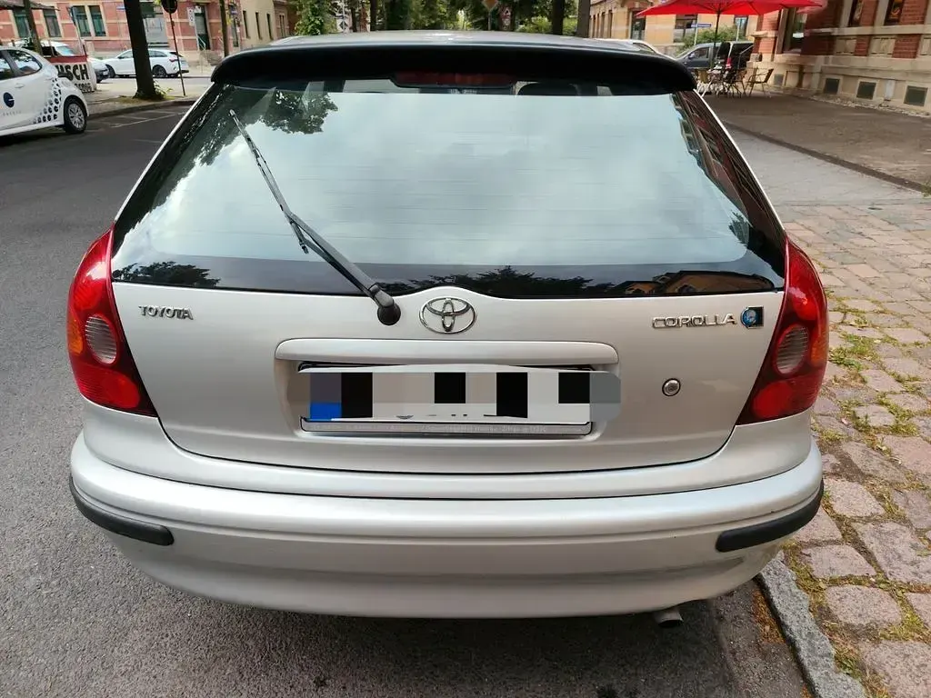 Gebraucht Toyota Corolla 97 PS (71 kW) 2001 Silber Limousine