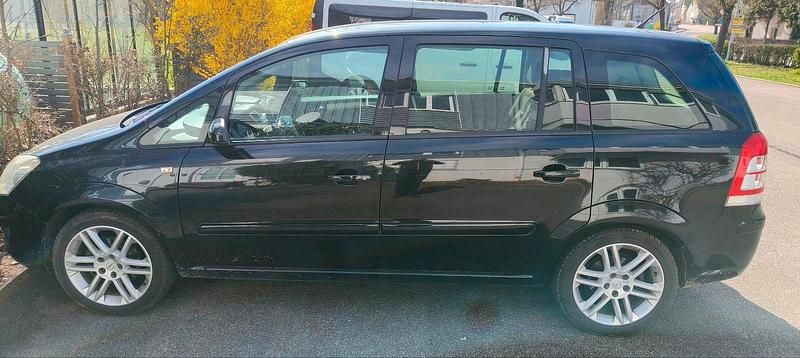 Gebraucht Opel Zafira 140 PS (102 kW) 2008 Schwarz Van / Kleinbus