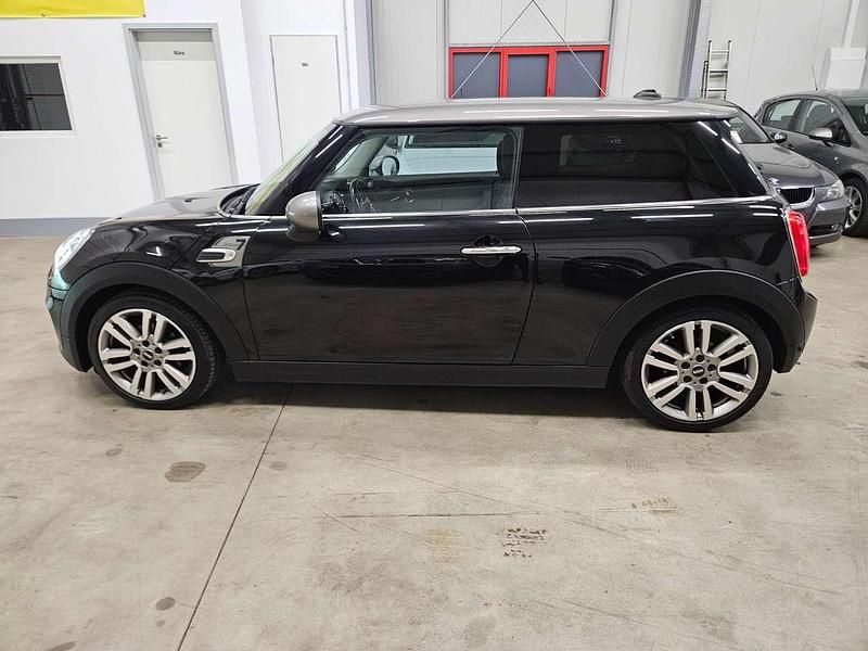 Gebraucht Mini Cooper 136 PS (100 kW) 2016 Midnight black metallic Kleinwagen